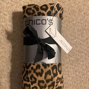 New Chicos travel wrap